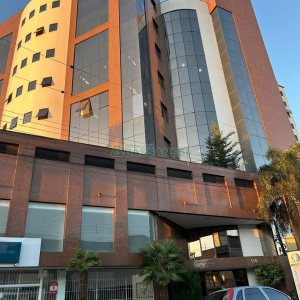 Sala com 230m², 10 vagas, no bairro Pio X em Caxias do Sul para Alugar