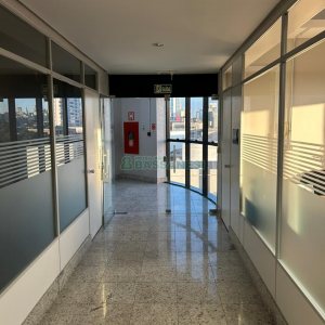 Sala com 230m², 10 vagas, no bairro Pio X em Caxias do Sul para Alugar