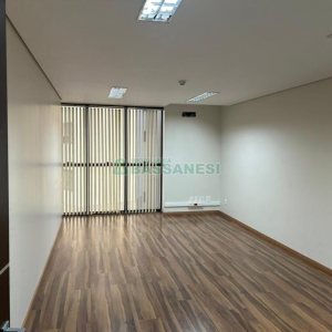 Sala com 230m², 10 vagas, no bairro Pio X em Caxias do Sul para Alugar