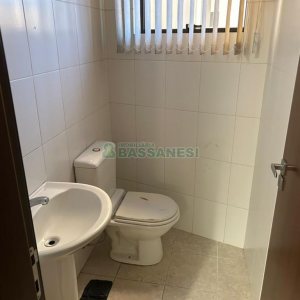 Sala com 230m², 10 vagas, no bairro Pio X em Caxias do Sul para Alugar