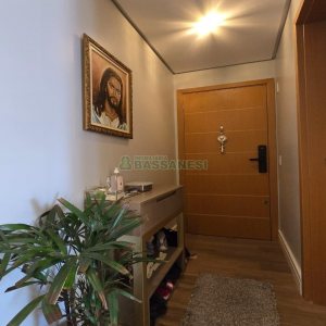 Apto Mobiliado com 97m², 2 dormitórios, 2 vagas, no bairro Jardim América em Caxias do Sul para Comprar