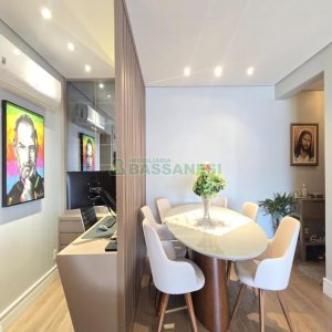 Apto Mobiliado com 97m², 2 dormitórios, 2 vagas, no bairro Jardim América em Caxias do Sul para Comprar