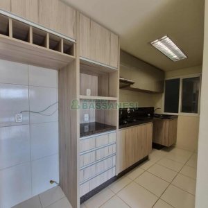 Apto Mobiliado com 56m², 2 dormitórios, 1 vaga, no bairro Cinqüentenário em Caxias do Sul para Alugar