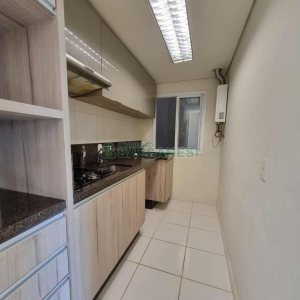 Apto Mobiliado com 56m², 2 dormitórios, 1 vaga, no bairro Cinqüentenário em Caxias do Sul para Alugar