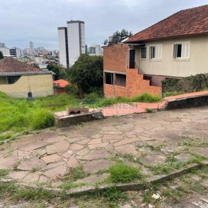 Terreno com 330m², no bairro Rio Branco em Caxias do Sul para Comprar
