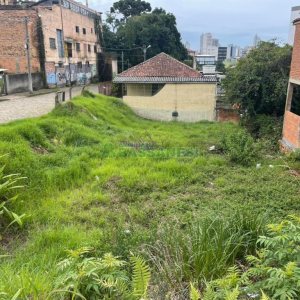 Terreno com 330m², no bairro Rio Branco em Caxias do Sul para Comprar