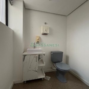 Sala com 50m², no bairro Centro em Caxias do Sul para Alugar