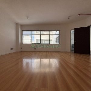 Sala com 50m², no bairro Centro em Caxias do Sul para Alugar
