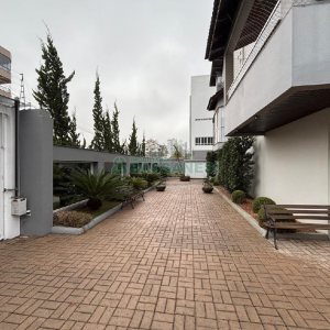 Casa com 310m², 3 dormitórios, 4 vagas, no bairro Jardim América em Caxias do Sul para Alugar