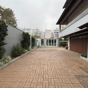 Casa com 310m², 3 dormitórios, 4 vagas, no bairro Jardim América em Caxias do Sul para Alugar