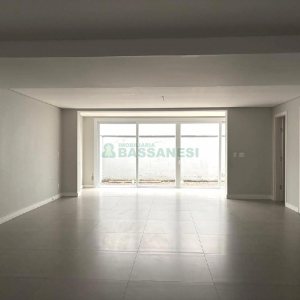 Casa com 310m², 3 dormitórios, 4 vagas, no bairro Jardim América em Caxias do Sul para Alugar