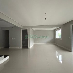 Casa com 310m², 3 dormitórios, 4 vagas, no bairro Jardim América em Caxias do Sul para Alugar