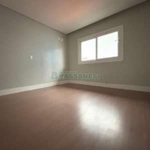 Casa com 310m², 3 dormitórios, 4 vagas, no bairro Jardim América em Caxias do Sul para Alugar