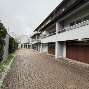 Casa com 310m², 3 dormitórios, 4 vagas, no bairro Jardim América em Caxias do Sul para Alugar