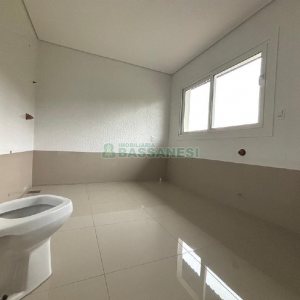 Casa com 310m², 3 dormitórios, 4 vagas, no bairro Jardim América em Caxias do Sul para Alugar