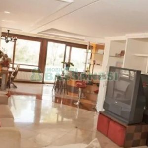 Casa com 496m², 4 dormitórios, 6 vagas, no bairro Colina Sorriso em Caxias do Sul para Comprar