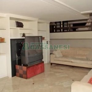 Casa com 496m², 4 dormitórios, 6 vagas, no bairro Colina Sorriso em Caxias do Sul para Comprar