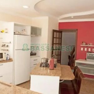 Casa com 496m², 4 dormitórios, 6 vagas, no bairro Colina Sorriso em Caxias do Sul para Comprar