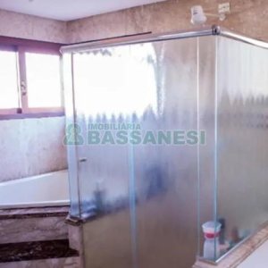 Casa com 496m², 4 dormitórios, 6 vagas, no bairro Colina Sorriso em Caxias do Sul para Comprar