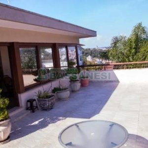 Casa com 496m², 4 dormitórios, 6 vagas, no bairro Colina Sorriso em Caxias do Sul para Comprar