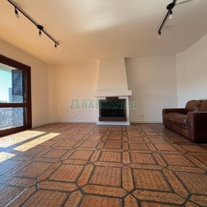 Apartamento com 225m², 3 dormitórios, 3 vagas, no bairro Rio Branco em Caxias do Sul para Comprar