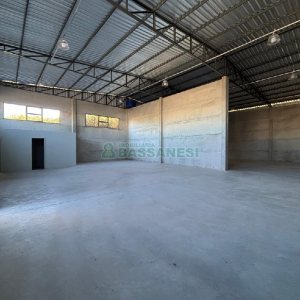Pavilhão com 473m², no bairro Ana Rech em Caxias do Sul para Alugar
