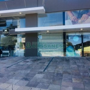 Loja com 450m², 4 vagas, no bairro Panazzolo em Caxias do Sul para Comprar