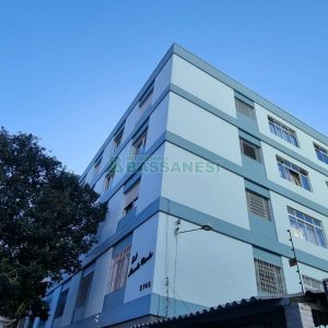 Apartamento com 60m², 2 dormitórios, no bairro São Pelegrino em Caxias do Sul para Comprar