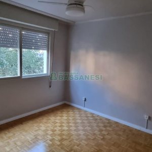 Apartamento com 60m², 2 dormitórios, no bairro São Pelegrino em Caxias do Sul para Comprar