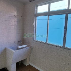 Apartamento com 60m², 2 dormitórios, no bairro São Pelegrino em Caxias do Sul para Comprar