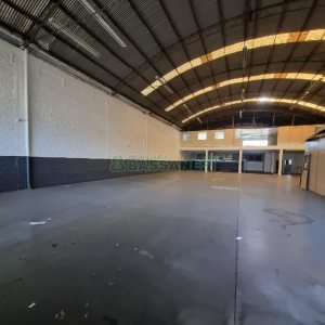 Pavilhão com 1000m², no bairro Sagrada Família em Caxias do Sul para Alugar