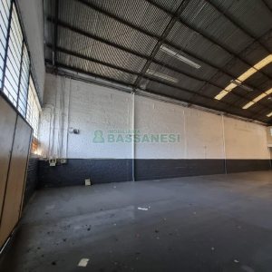 Pavilhão com 1000m², no bairro Sagrada Família em Caxias do Sul para Alugar