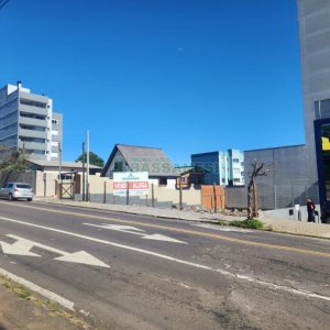 Terreno com 588m², no bairro Sagrada Família em Caxias do Sul para Comprar