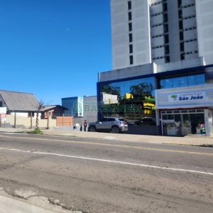 Terreno com 588m², no bairro Sagrada Família em Caxias do Sul para Comprar