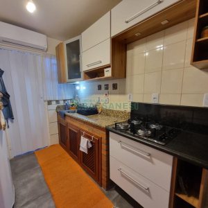 Sobrado com 60m², 1 dormitório, 1 vaga, no bairro Vinhedos em Caxias do Sul para Alugar