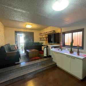 Casa com 188m², 3 dormitórios, 2 vagas, no bairro Panazzolo em Caxias do Sul para Comprar