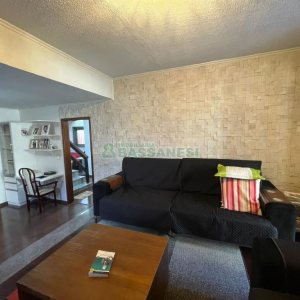 Casa com 188m², 3 dormitórios, 2 vagas, no bairro Panazzolo em Caxias do Sul para Comprar