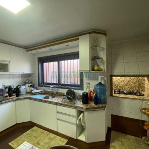Casa com 188m², 3 dormitórios, 2 vagas, no bairro Panazzolo em Caxias do Sul para Comprar