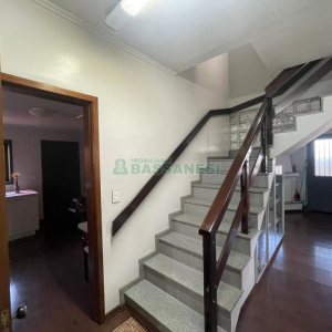 Casa com 188m², 3 dormitórios, 2 vagas, no bairro Panazzolo em Caxias do Sul para Comprar