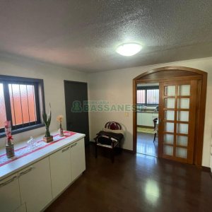 Casa com 188m², 3 dormitórios, 2 vagas, no bairro Panazzolo em Caxias do Sul para Comprar