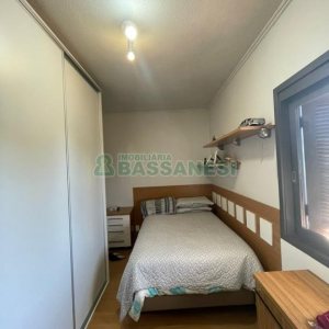 Casa com 188m², 3 dormitórios, 2 vagas, no bairro Panazzolo em Caxias do Sul para Comprar
