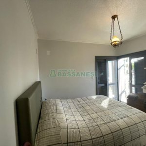 Casa com 188m², 3 dormitórios, 2 vagas, no bairro Panazzolo em Caxias do Sul para Comprar