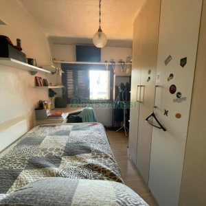 Casa com 188m², 3 dormitórios, 2 vagas, no bairro Panazzolo em Caxias do Sul para Comprar