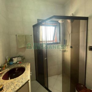 Casa com 188m², 3 dormitórios, 2 vagas, no bairro Panazzolo em Caxias do Sul para Comprar