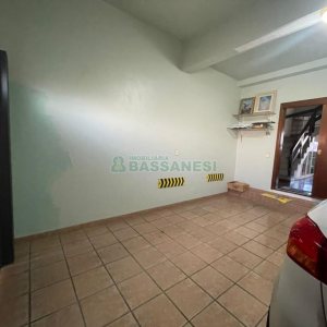 Casa com 188m², 3 dormitórios, 2 vagas, no bairro Panazzolo em Caxias do Sul para Comprar