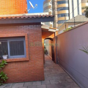Casa com 188m², 3 dormitórios, 2 vagas, no bairro Panazzolo em Caxias do Sul para Comprar