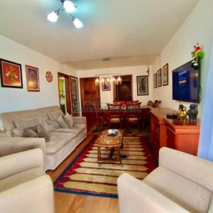 Apartamento com 120m², 3 dormitórios, 2 vagas, no bairro Pio X em Caxias do Sul para Comprar