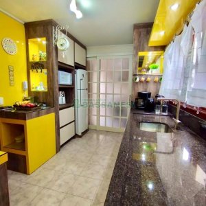 Apartamento com 120m², 3 dormitórios, 2 vagas, no bairro Pio X em Caxias do Sul para Comprar