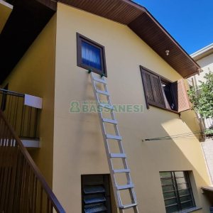 Casa com 292m², 7 dormitórios, 5 vagas, no bairro Jardim América em Caxias do Sul para Comprar