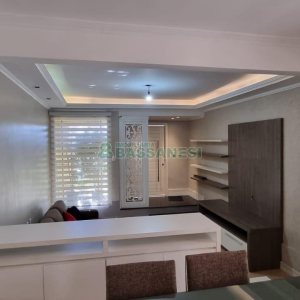 Casa com 292m², 7 dormitórios, 5 vagas, no bairro Jardim América em Caxias do Sul para Comprar